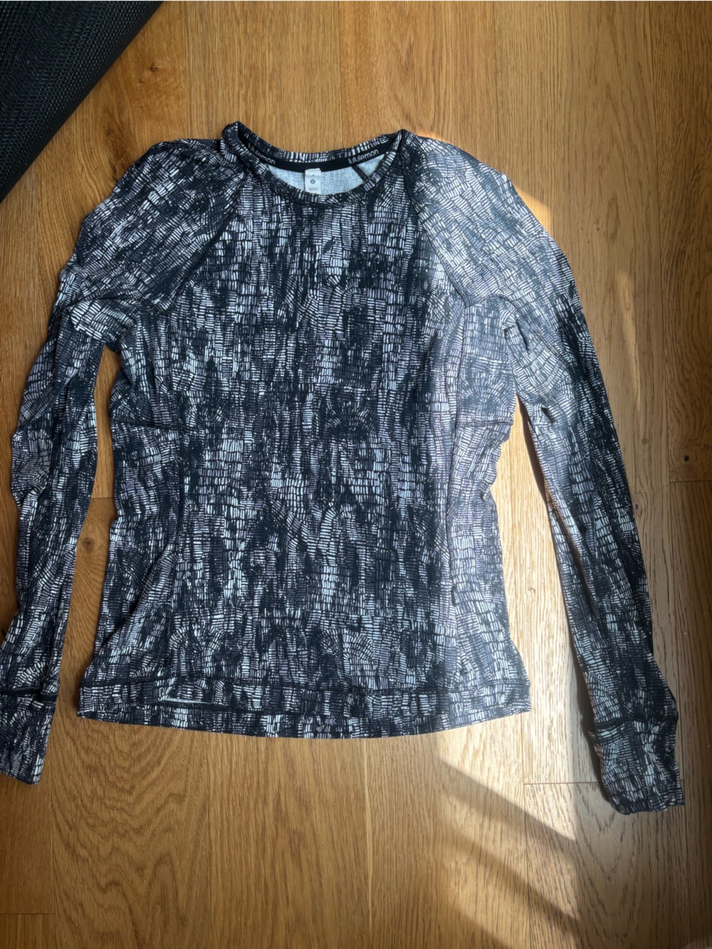 Lululemon Long Sleeve like new